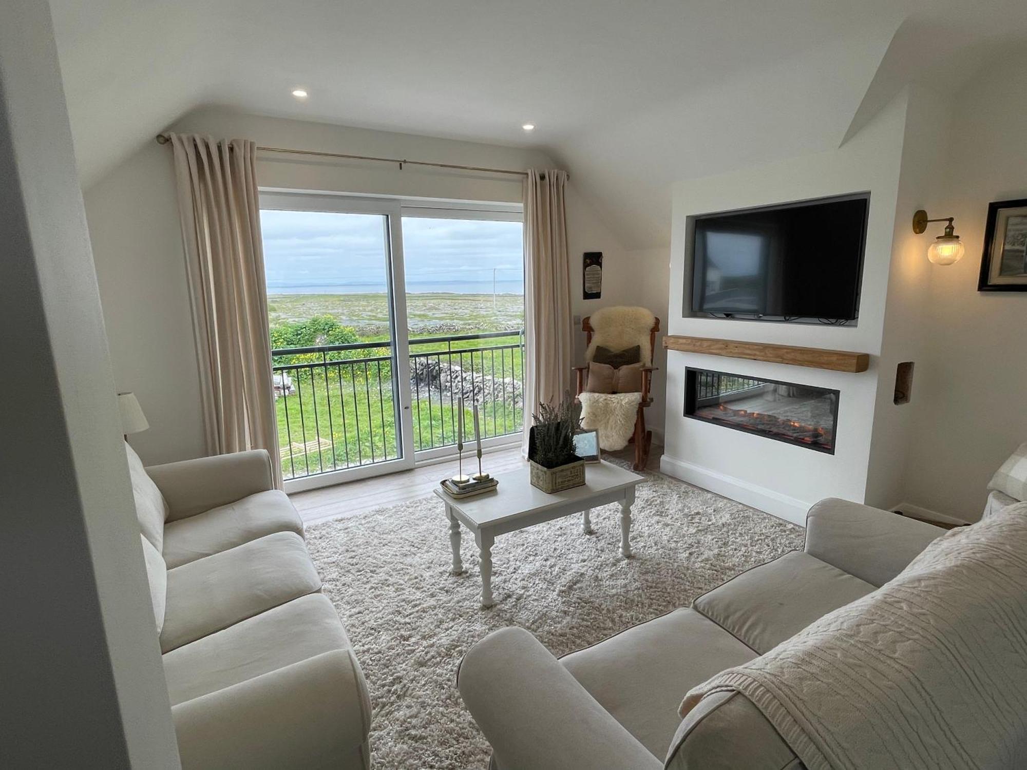 Two Bedroom Deluxe Sea View Guest Appartement Inis Mór